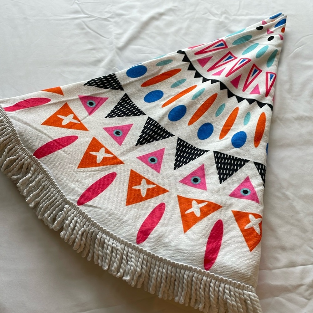 NWOT’s Circle Beach Towel